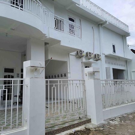 فندق Reddoorz Syariah At Jalan Godean Ngabean المظهر الخارجي الصورة