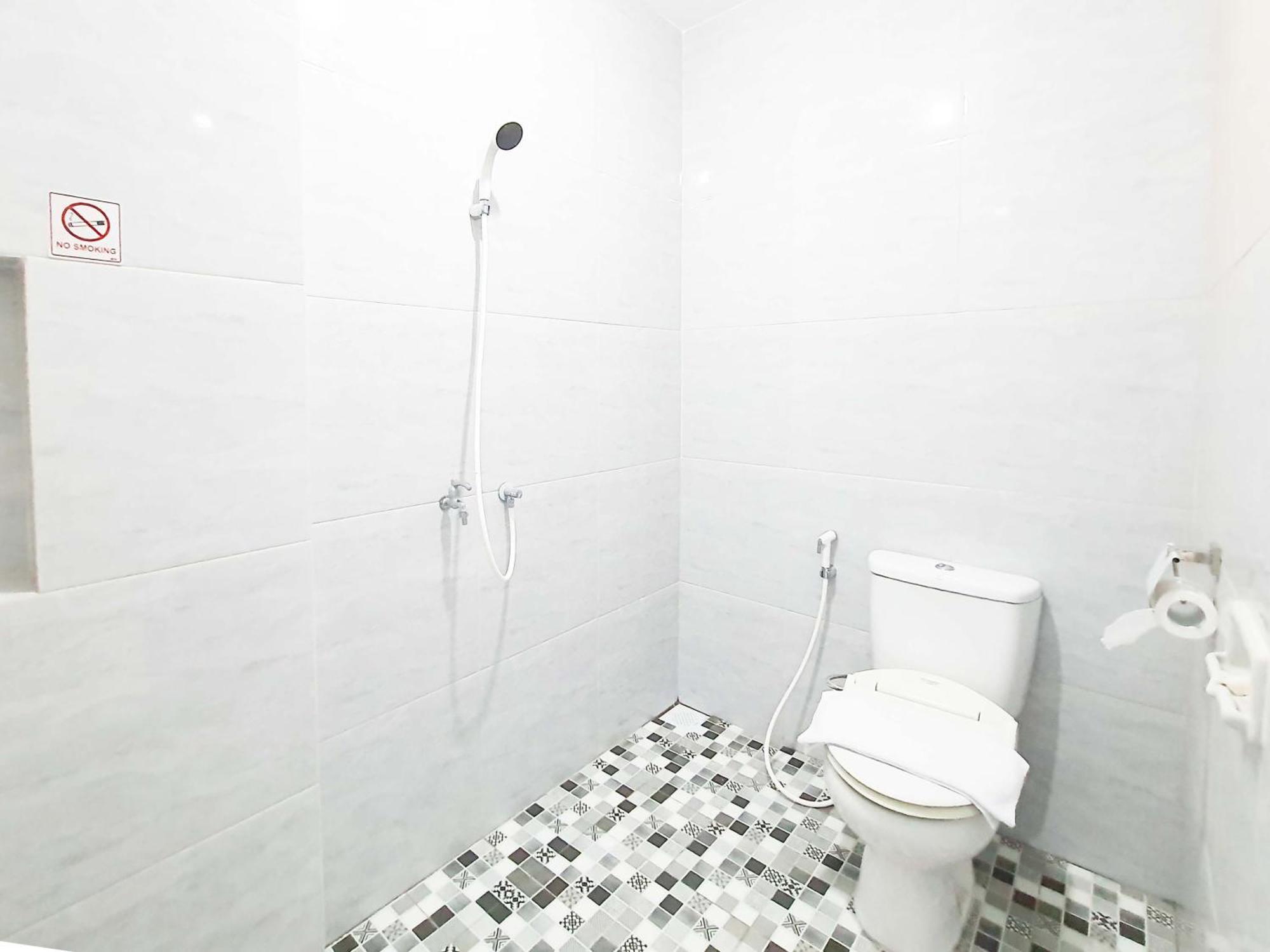 فندق Reddoorz Syariah At Jalan Godean Ngabean المظهر الخارجي الصورة
