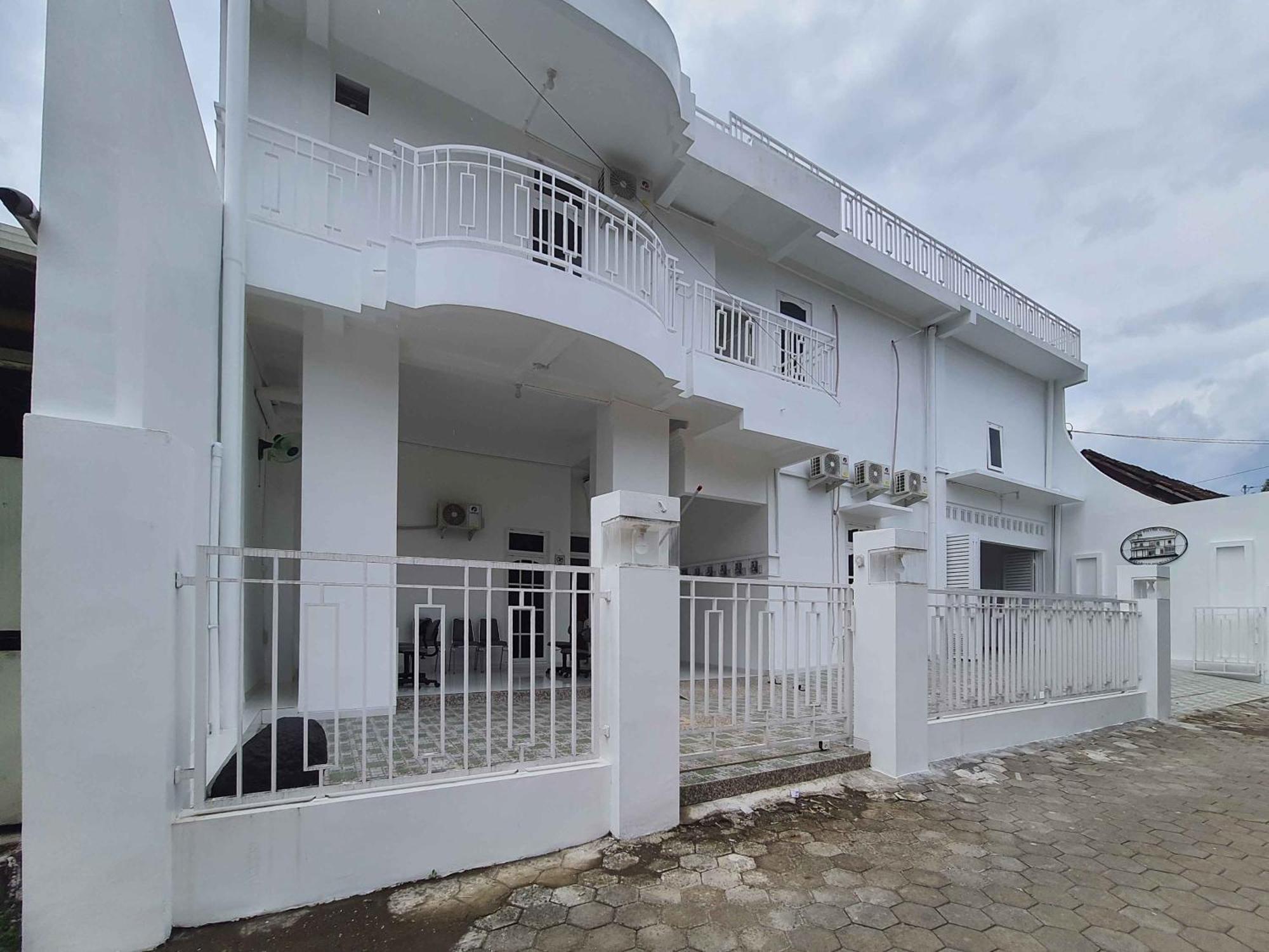فندق Reddoorz Syariah At Jalan Godean Ngabean المظهر الخارجي الصورة